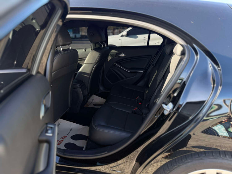 2018 MERCEDES BENZ A180 9T KMS ONLY!