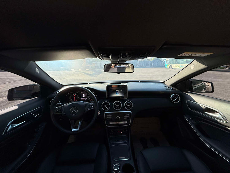 2018 MERCEDES BENZ A180 9T KMS ONLY!