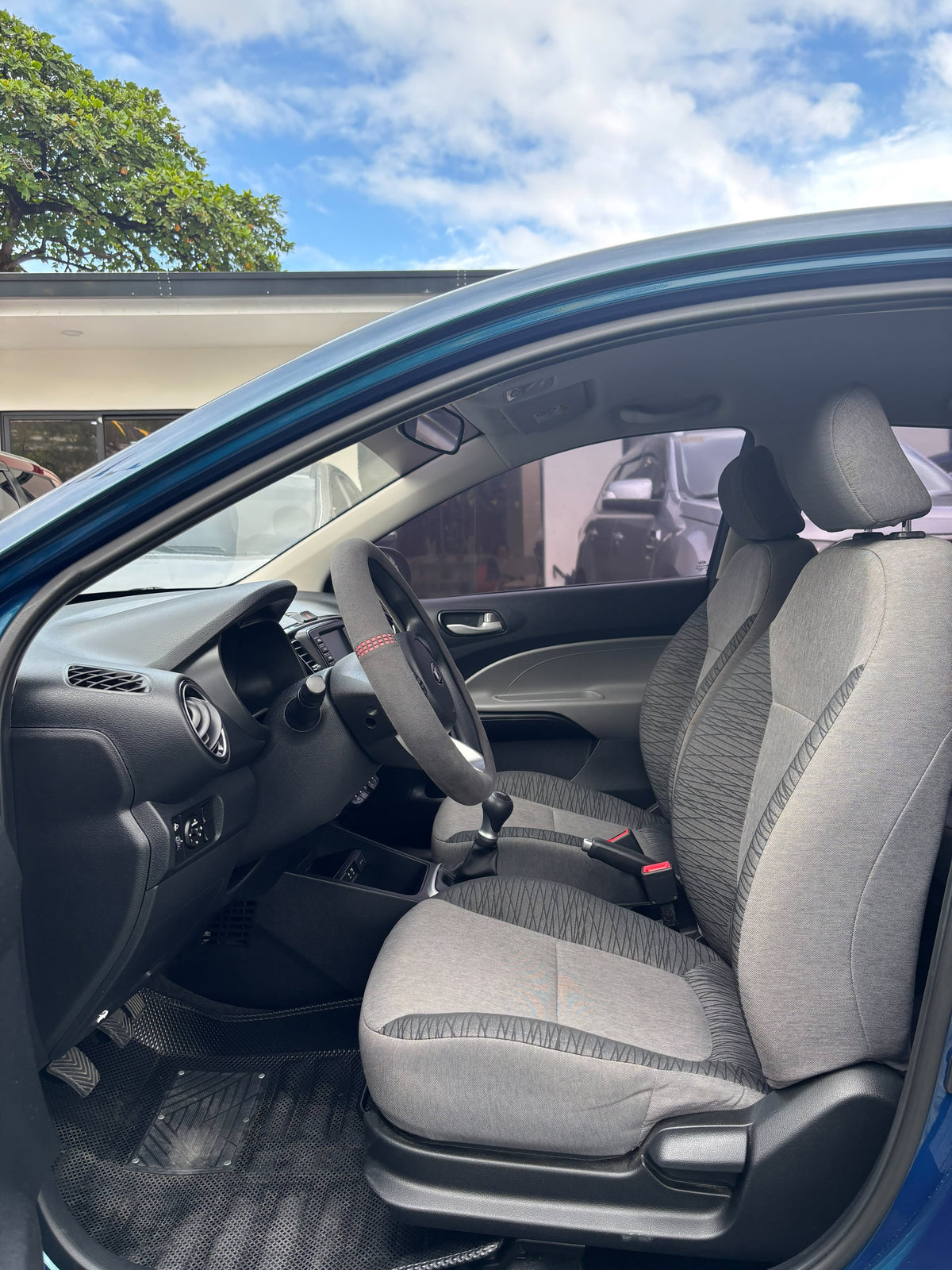 2019 KIA SOLUTO LX GAS MANUAL TRANSMISSION