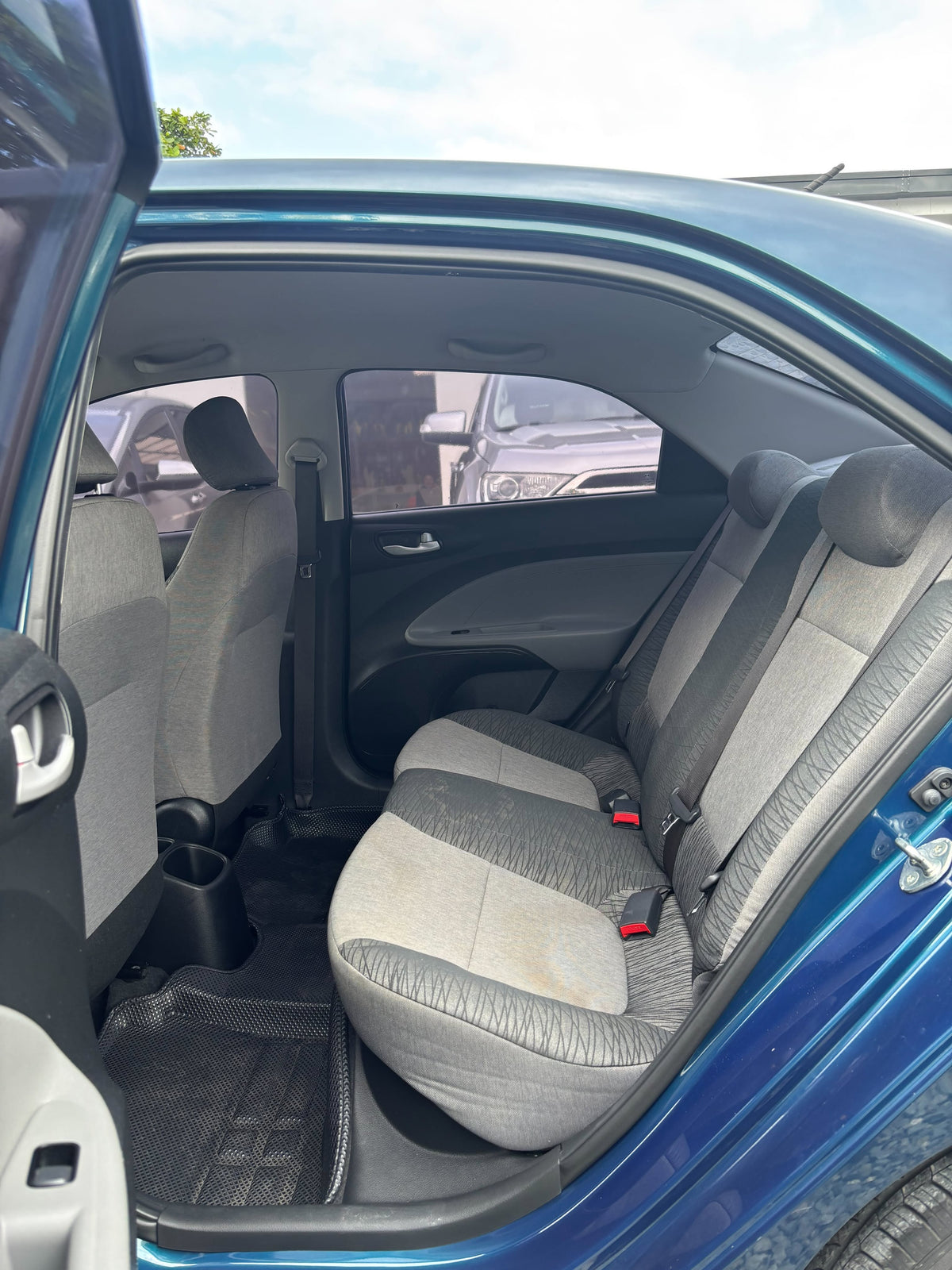 2019 KIA SOLUTO LX GAS MANUAL TRANSMISSION