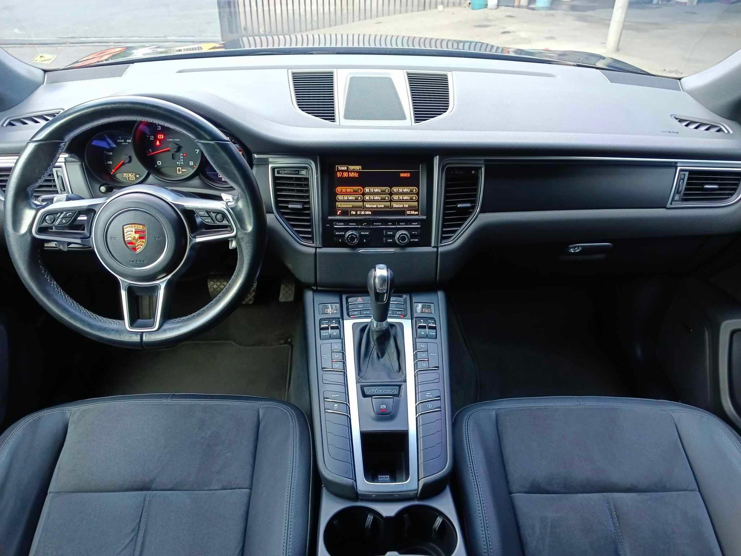 2015 PORSCHE MACAN GAS AUTOMATIC TRANSMISSION | Secondhand Used Cars for Sale at Manila Auto Display.