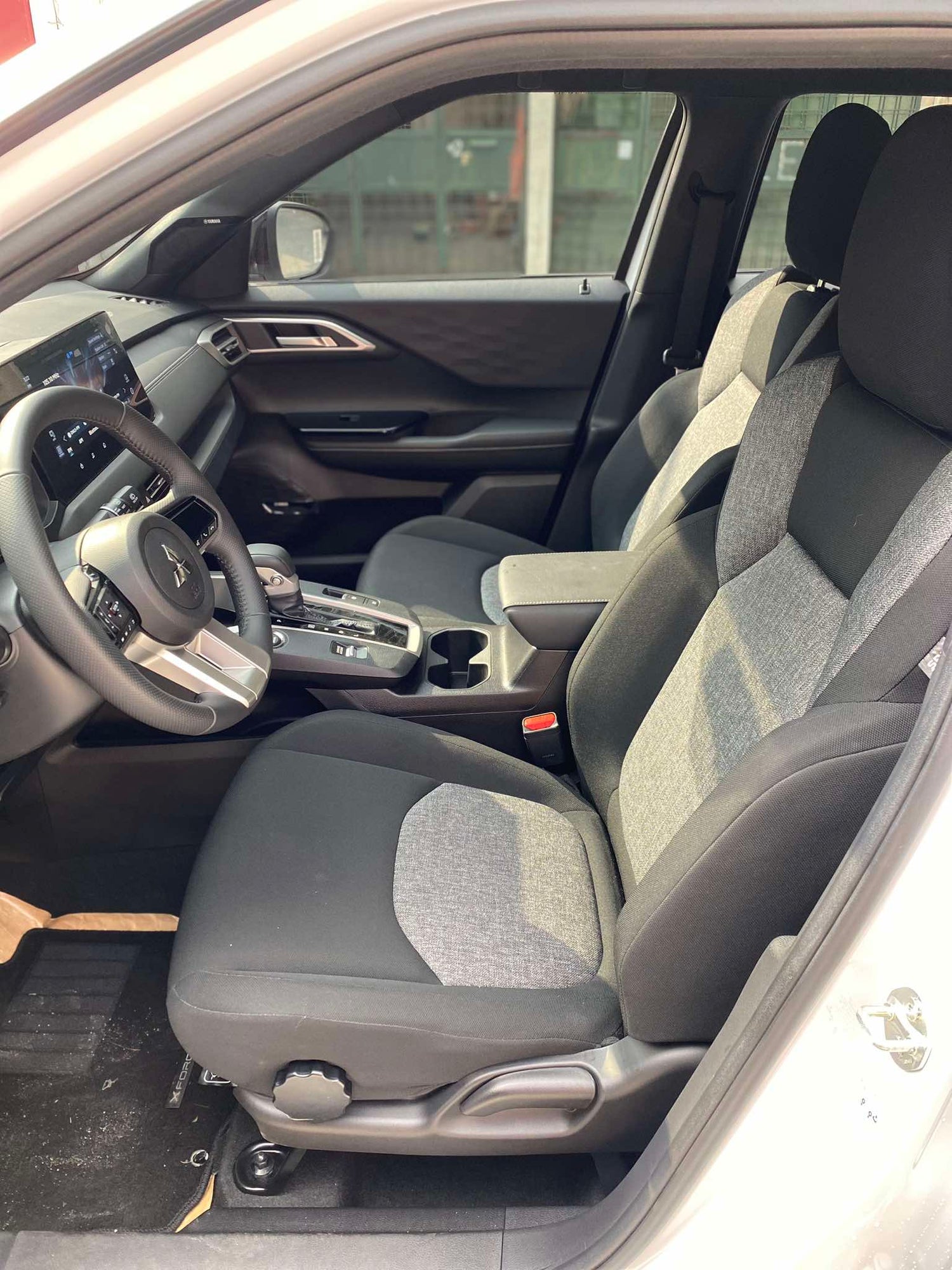 2025 MITSUBISHI XFORCE GLS 1.5LG  2WD AUTOMATIC TRANSMISSION (ALMOST BRAND NEW) MITSUBISHI
