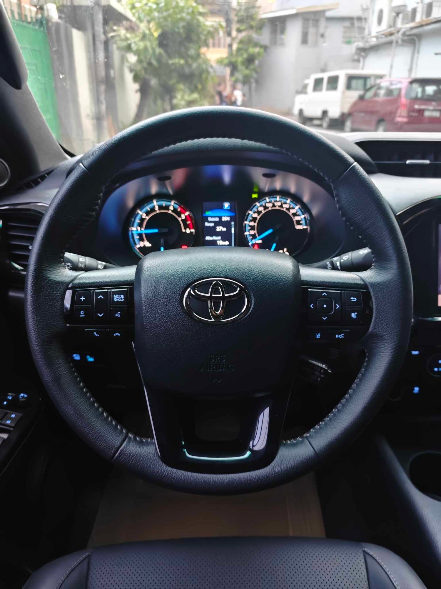 2025 TOYOTA HILUX 2.4L CONQUEST 4X2 AUTOMATIC TRANSMISSION TOYOTA