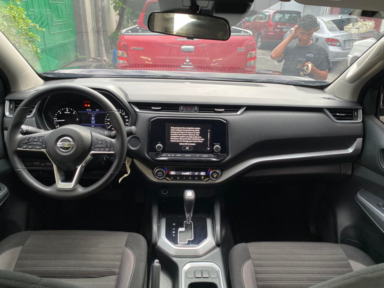 2024 NISSAN NAVARA 2.5L VE CALIBRE 4X2 AUTOMATIC TRANSMISSION NISSAN