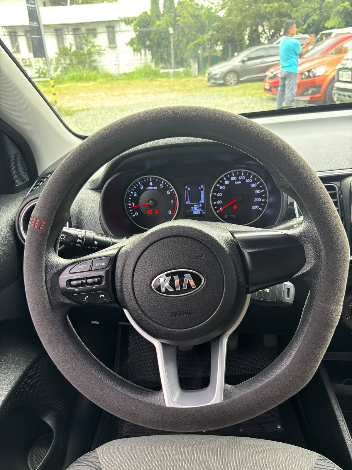 2019 KIA	SOLUTO LX GAS MANUAL TRANSMISSION