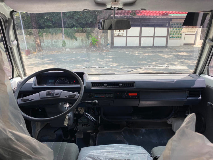 2025 MITSUBISHI	L300 2.2L DSL WITH FB BODY AND DUAL AC MANUAL TRANSMISSION