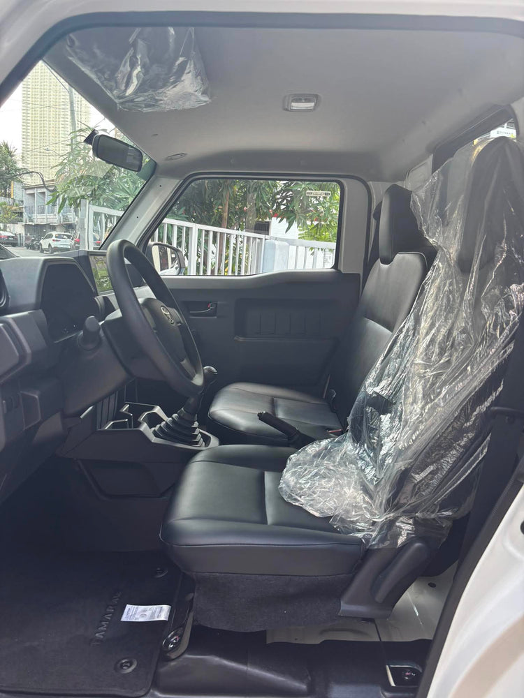2025 TOYOTA HILUX TAMARAW 2.4L FX DSL MANUAL TRANSMISSION (32KMS)