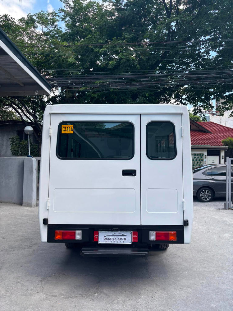 2025 TOYOTA HILUX TAMARAW 2.4L FX DSL MANUAL TRANSMISSION (32KMS)