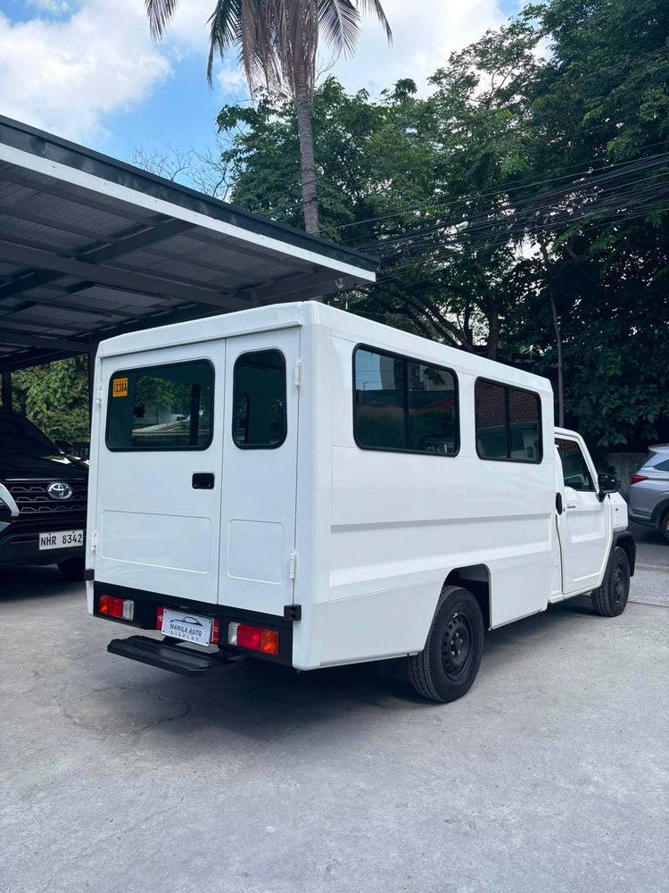 2025 TOYOTA HILUX TAMARAW 2.4L FX DSL MANUAL TRANSMISSION (32KMS)
