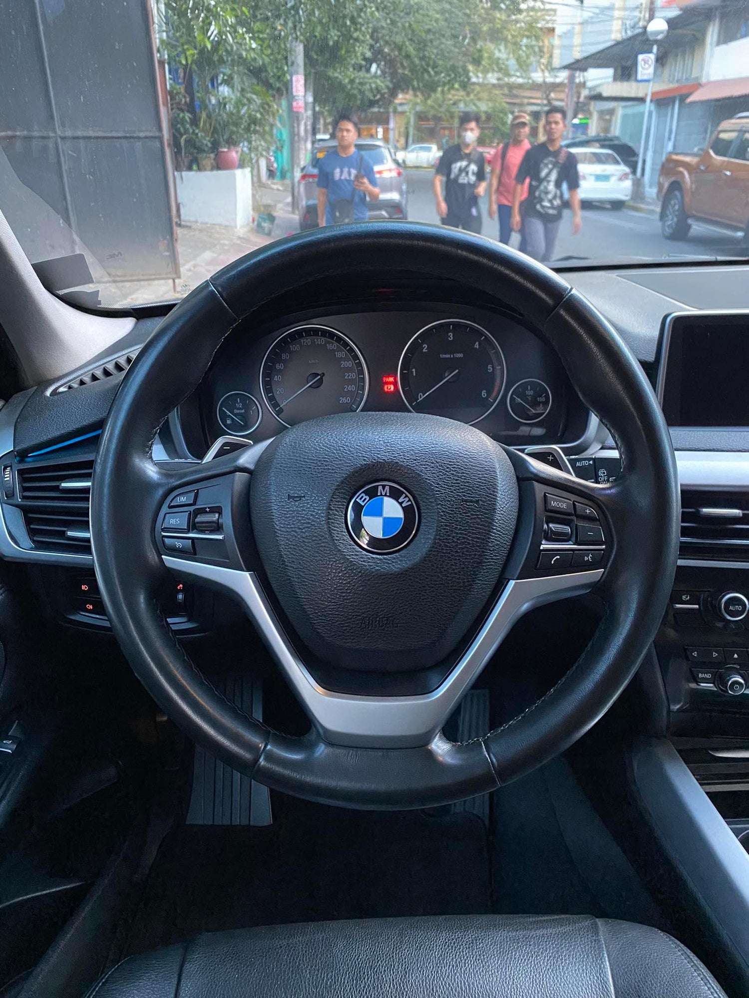 2017 BMW X5 XDRIVE 25D AUTOMATIC TRANSMISSION | Secondhand Used Cars for Sale at Manila Auto Display.