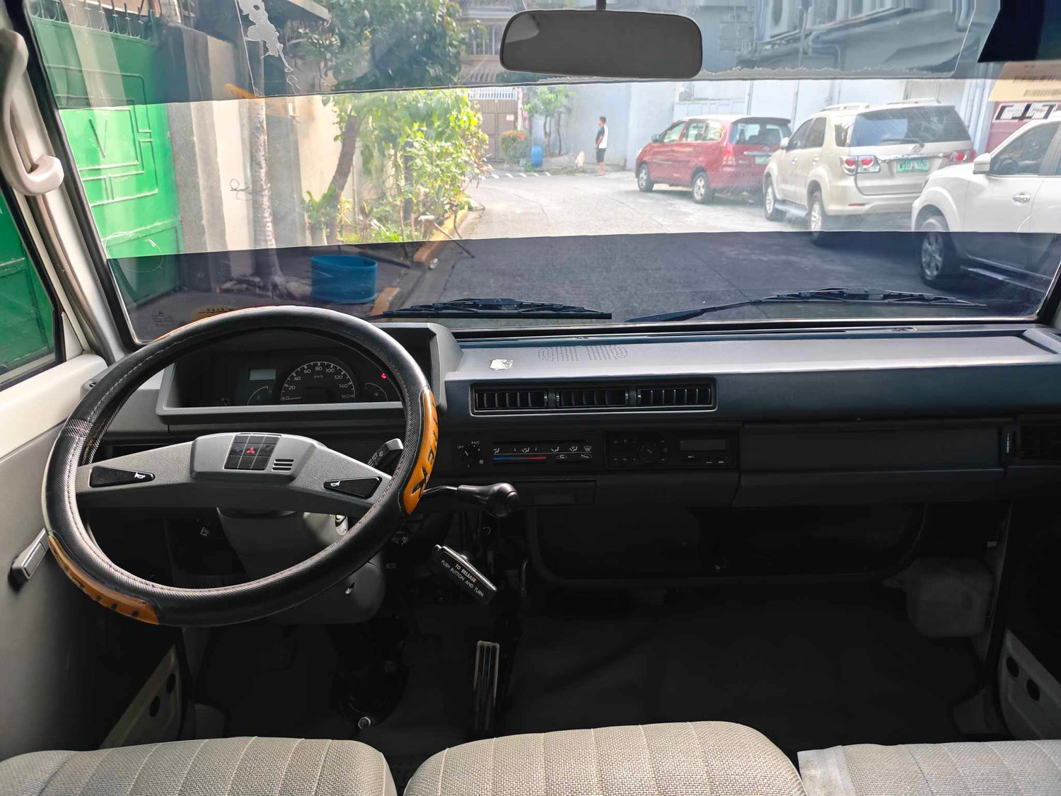 2024 MITSUBISHI L300 CC W/ FB BODY 2.2D MANUAL TRANSMISSION MITSUBISHI